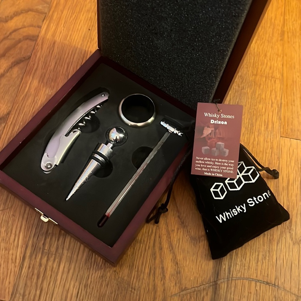 NWOT Drixon cocktail set